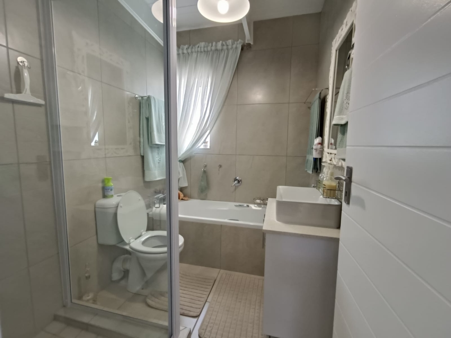 3 Bedroom Property for Sale in Jacobsbaai Western Cape